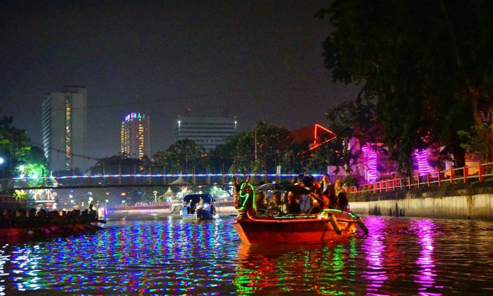 Menilik Wisata Perahu Kalimas Surabaya, Melihat Keindahan Surabaya dari ...